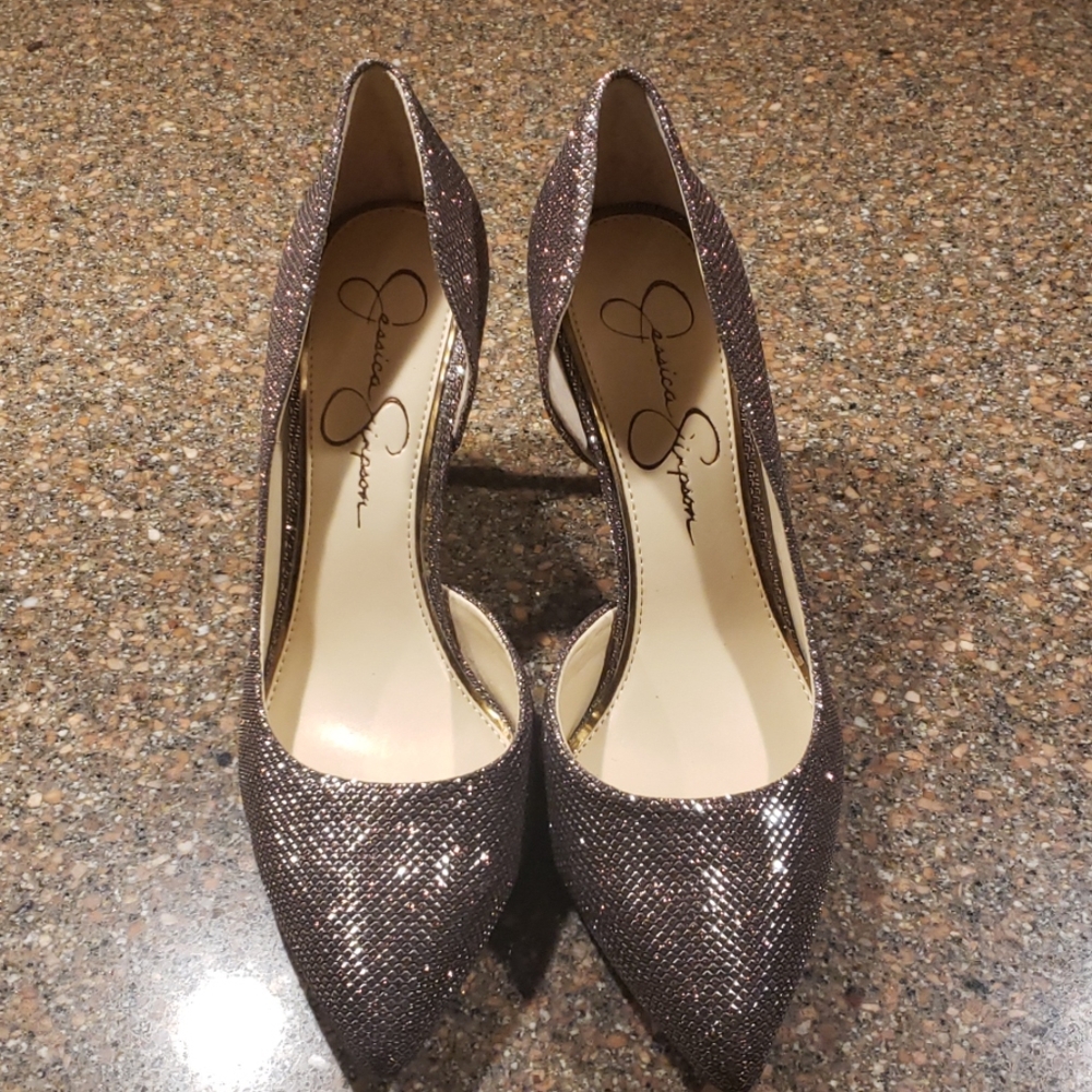 Jessica Simpson pumps